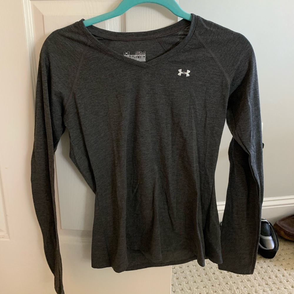 Dark gray long sleeve fitted under armor SIZE SM